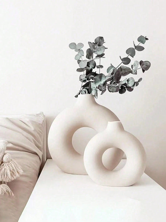 Minimalist White Circular Flower Vase – Modern Artistic Home & Event Decor