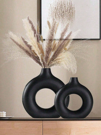 Minimalist White Circular Flower Vase – Modern Artistic Home & Event Decor